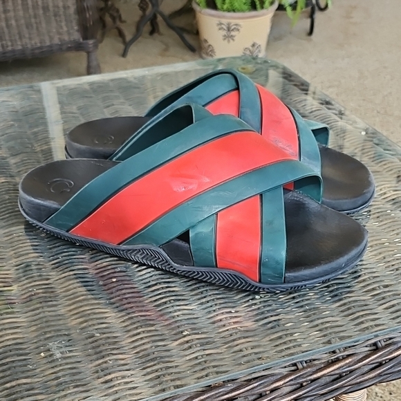 Gucci Green Red Rubber Criss Cross Flat Sandals Size 11 630326 160 Pre-owned - Picture 1 of 12